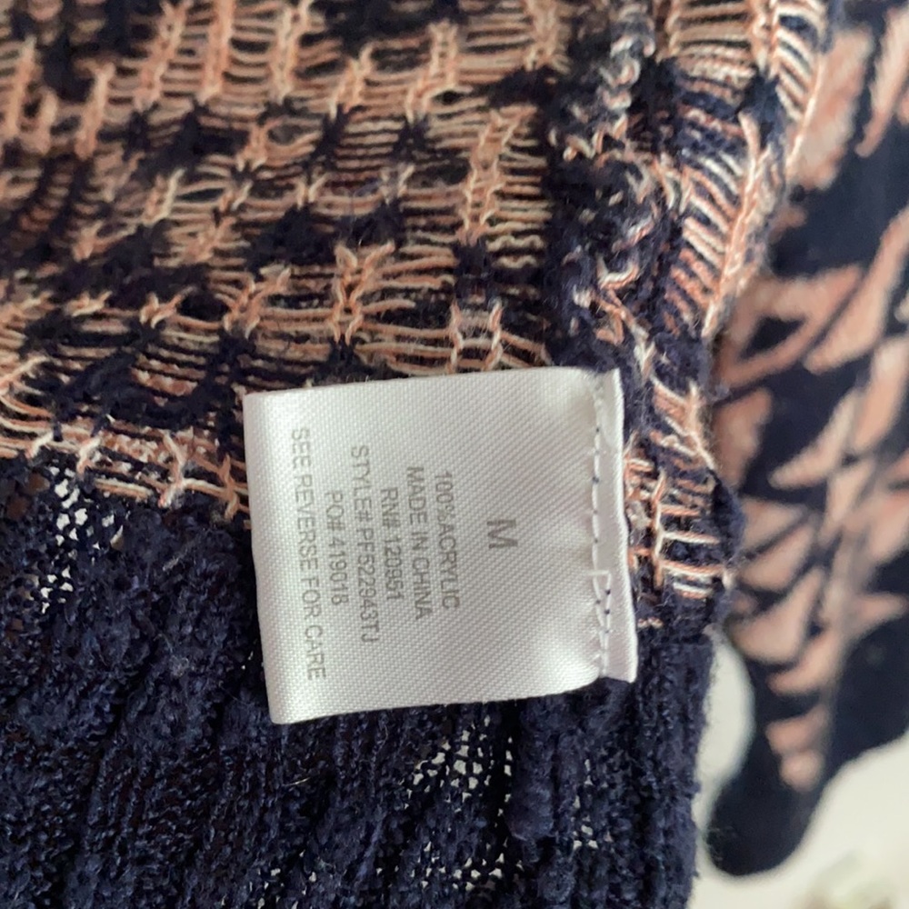 Sweater - Picture 3 of 3